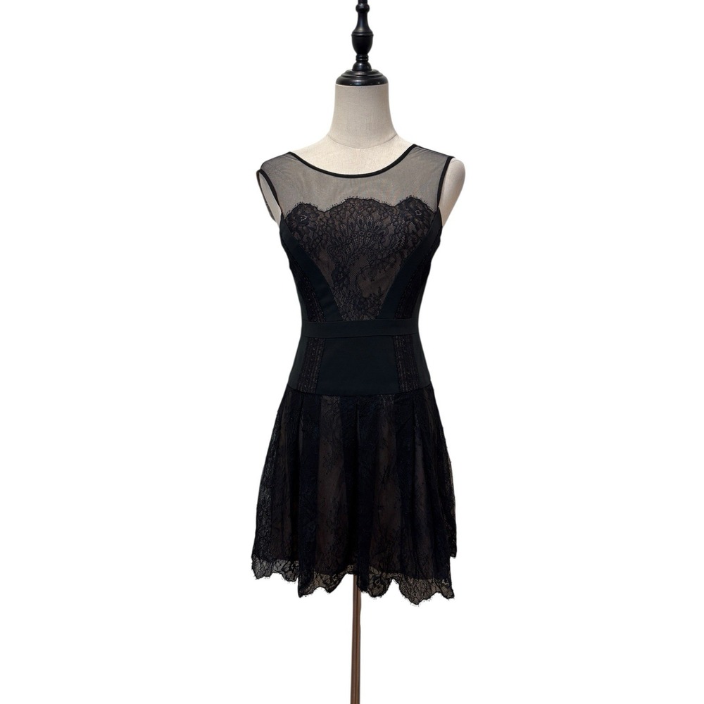 Bcbg Maxazria Dress Lace Illusion Mini Sz 0‎ Dark Coquette Romantic